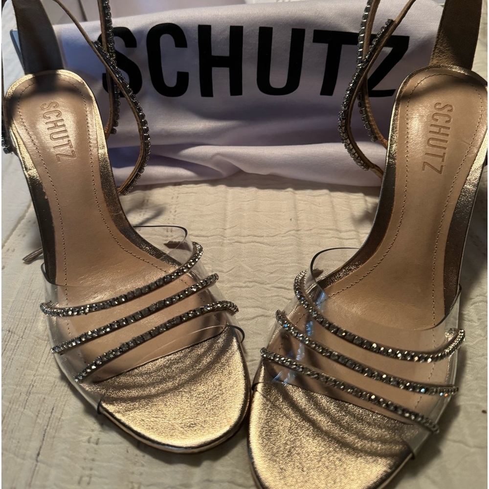 Schutz 7.5 heels. 👠 brand new without tags.